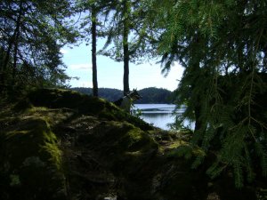 Már látszik a tó...