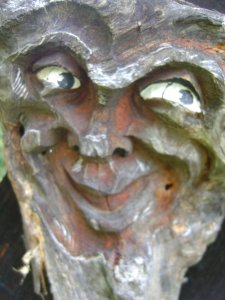 Ja! Nem. Fafaragás. :-)